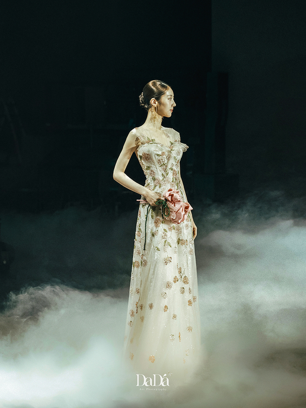 셀레브 브라이덜 라피네브라이덜 드레스 이미지 2