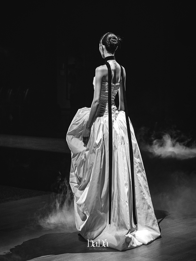 셀레브 브라이덜 라피네브라이덜 드레스 이미지 3